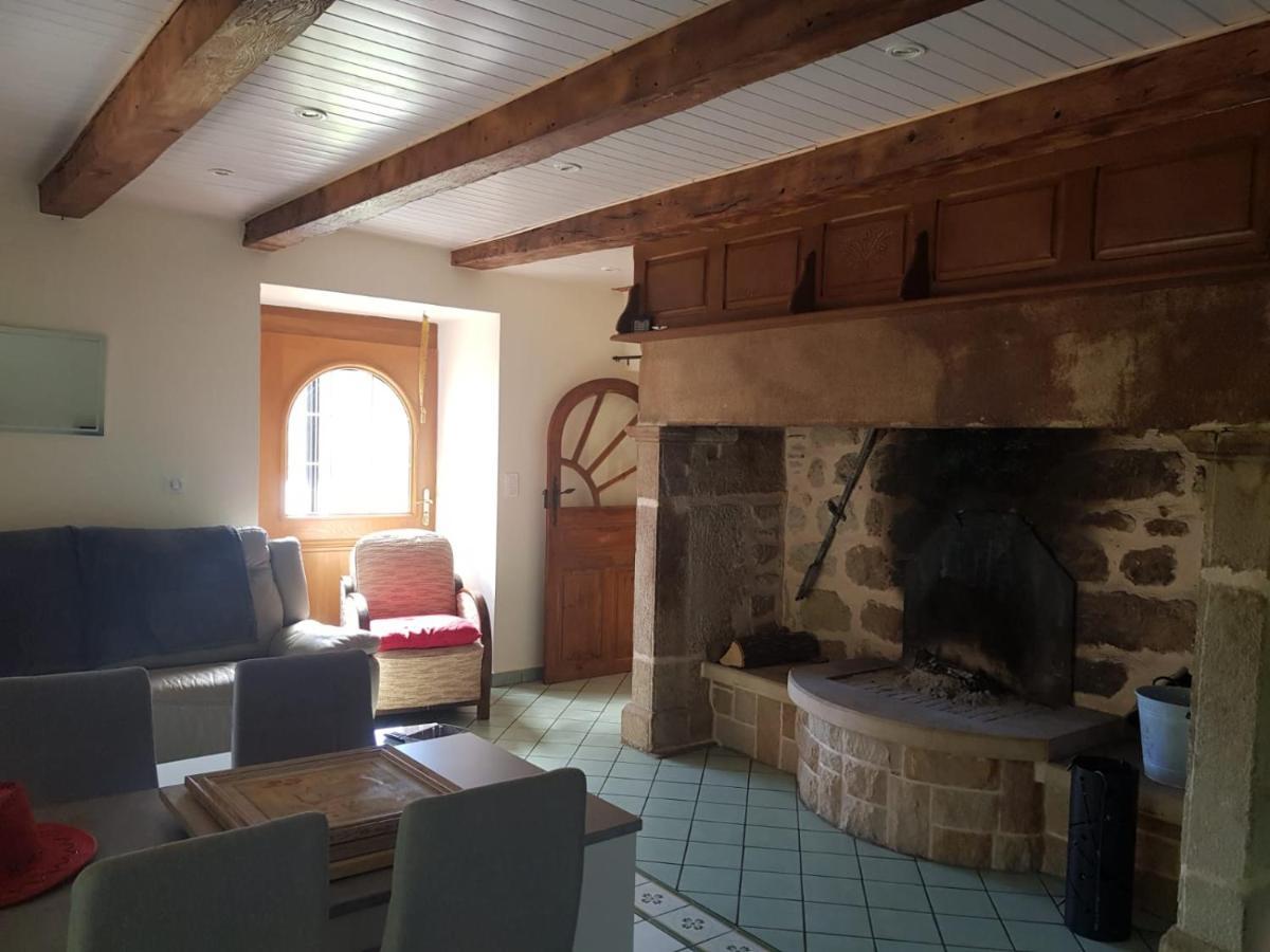 Maison D'Hotes "La Pierre Pointue" Saint-Léons エクステリア 写真